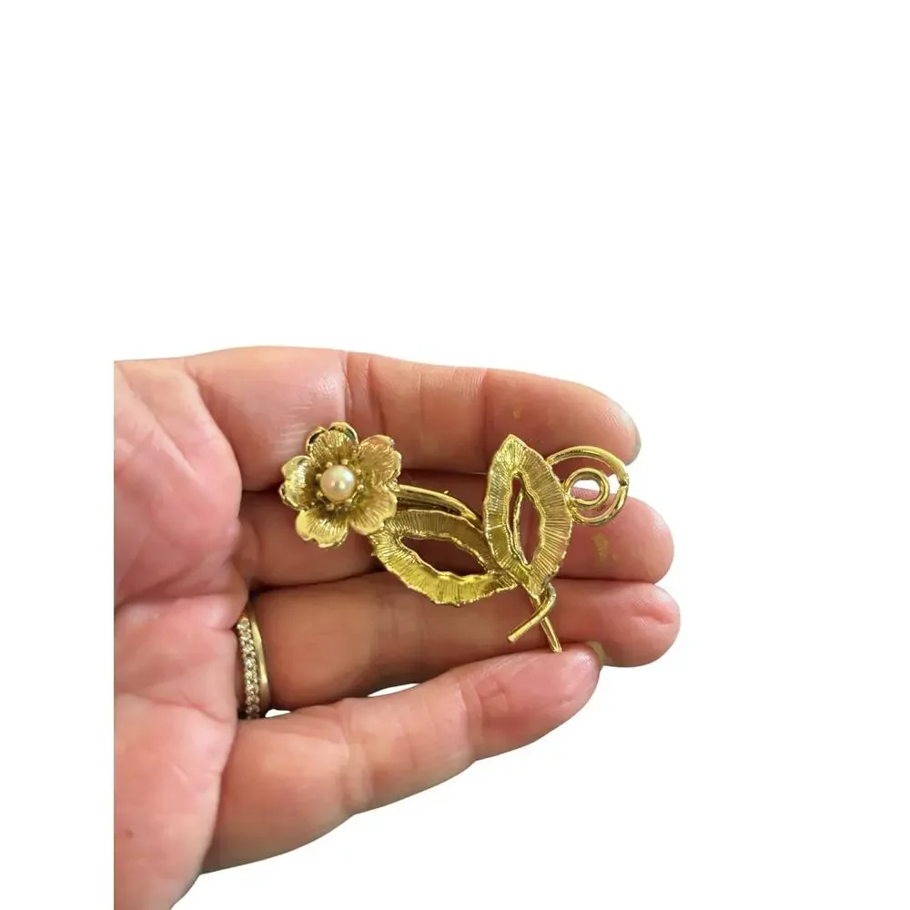 Vintage Gold Tone Flower Brooch Faux Pearl Floral Mid Century Romantic Pin